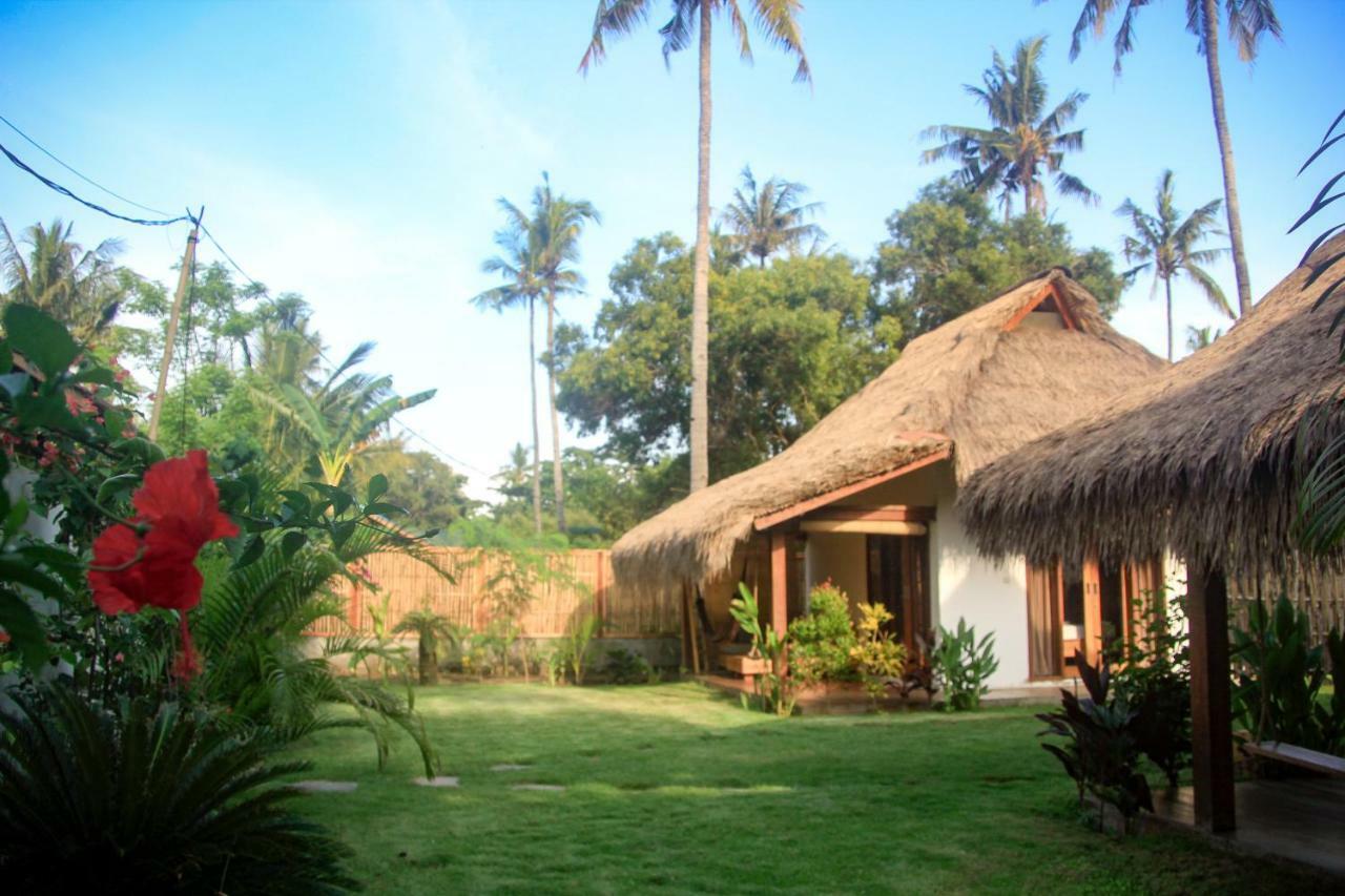 Nanas Homestay Bungalow Гили Еър Екстериор снимка